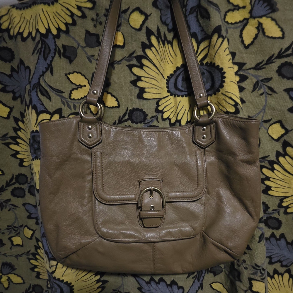 Coach Campbell Belle Carryall In Camel